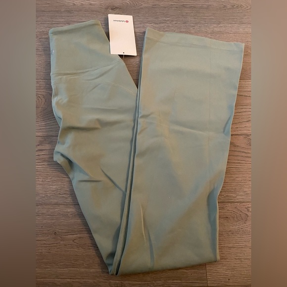 Lululemon Groove Flared Pants Regular NWT - Picture 1 of 13